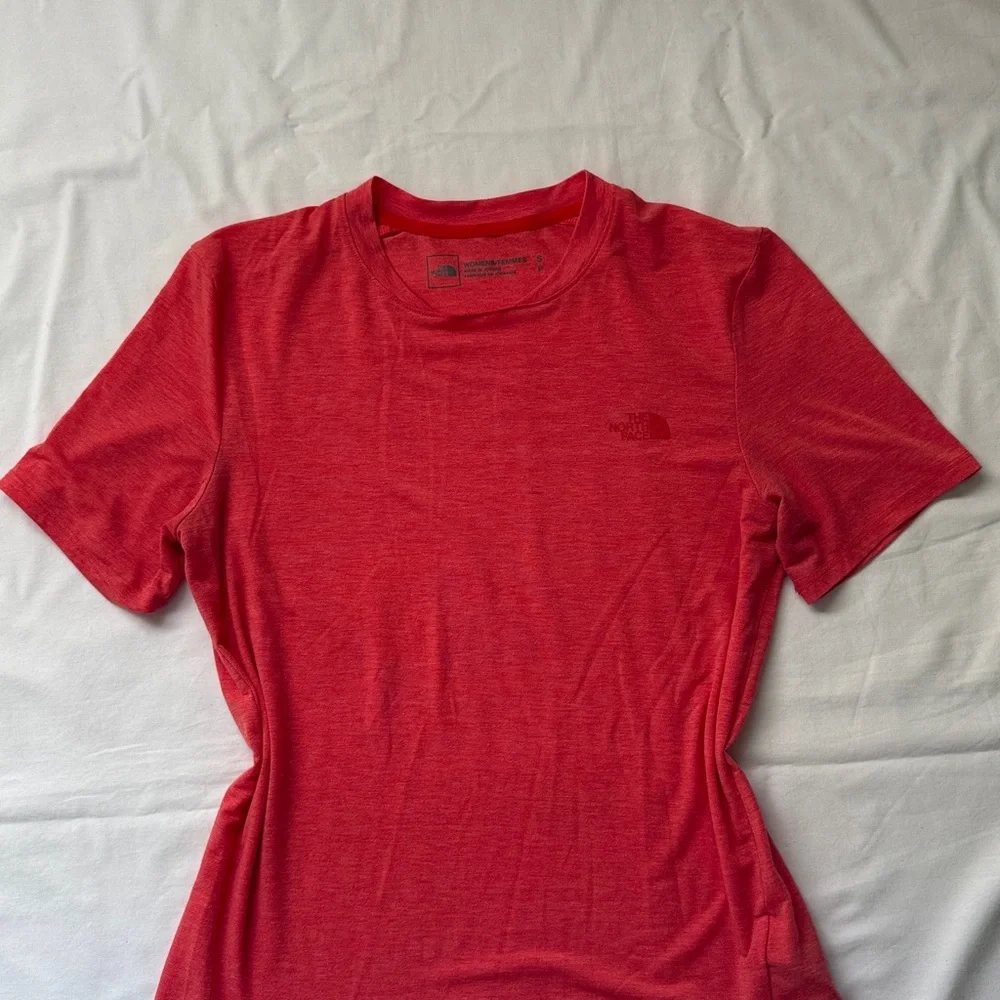 The North Face Women's Scarlet Short Sleeve Tee - Picture 2 of 6
